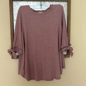 Altar’d State mid arm length top size small